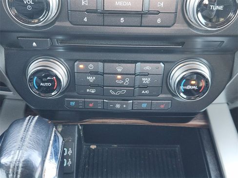 Used 2017 Ford F150 Lariat w/ Equipment Group 502A Luxury image 18