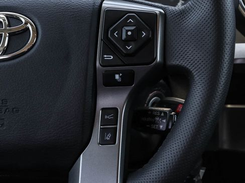 Used 2019 Toyota Tacoma SR5 RWD image 23