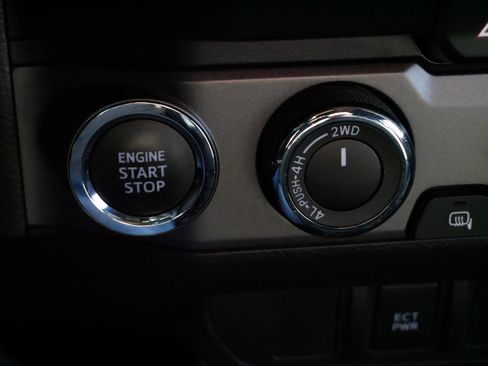 Certified 2022 Toyota Tacoma TRD Sport image 27