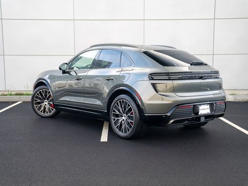 Certified 2025 Porsche Macan Turbo Electric AWD/4WD image 3