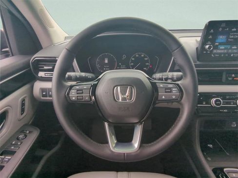 Certified 2025 Honda Pilot EX-L image 16
