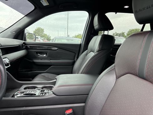 Used 2025 Honda Pilot Black Edition image 36