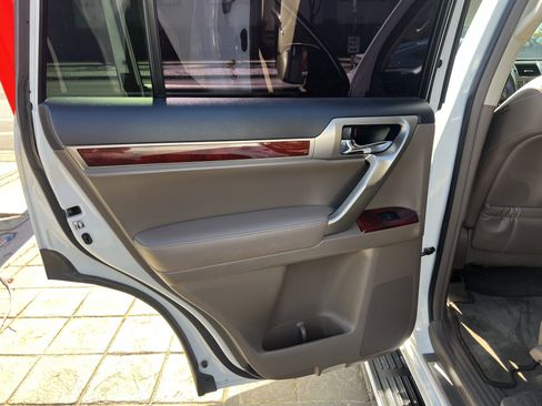 Used 2013 Lexus GX 460 GX 460 SPORT UTILITY 4D image 28