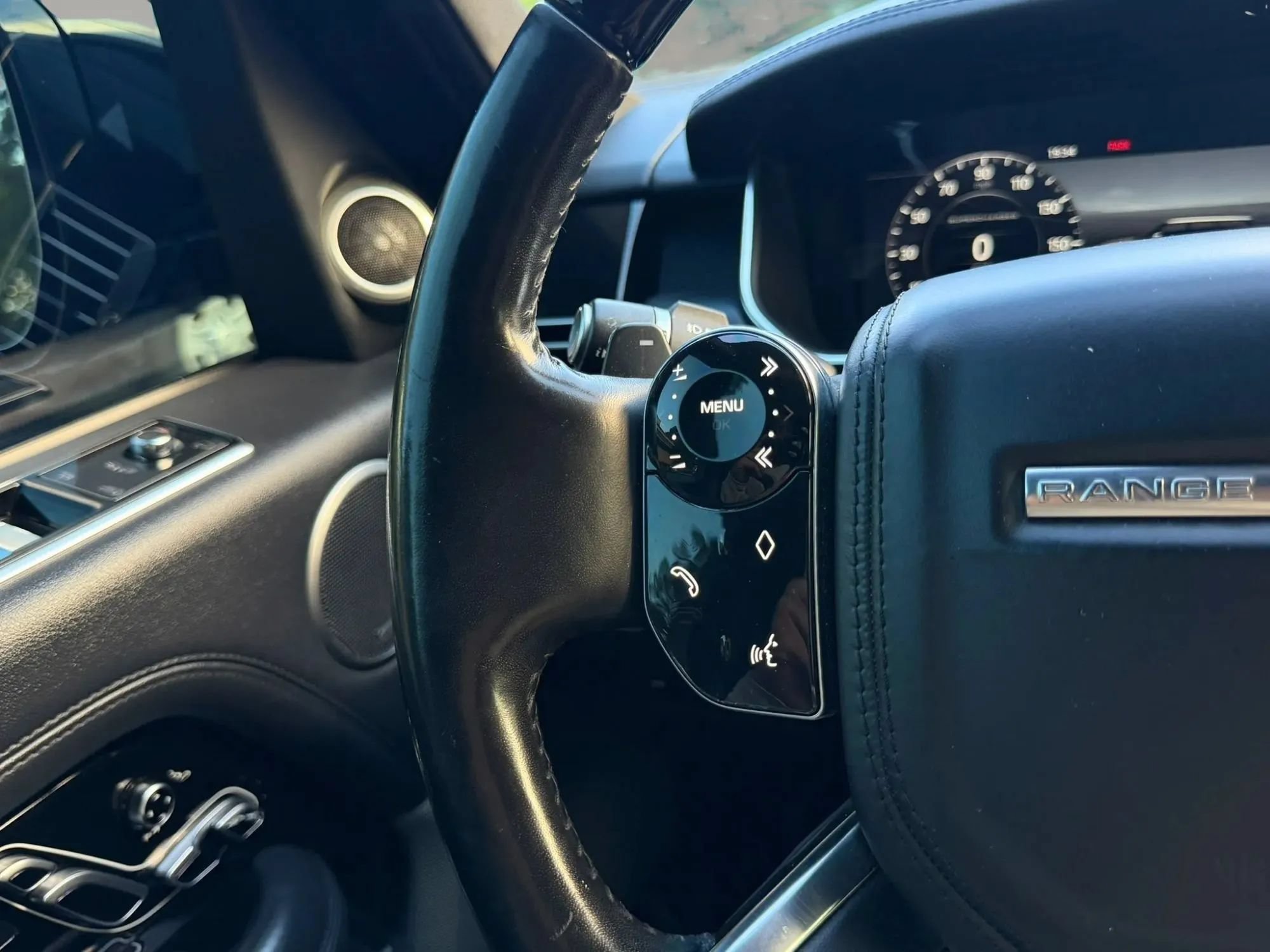 Used 2018 Land Rover Range Rover Supercharged AWD/4WD image 27