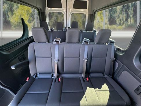 Used 2025 Mercedes-Benz Sprinter 2500 image 30