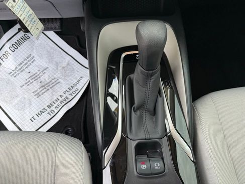 Used 2022 Toyota Corolla LE w/ Carpet Mat Package (TMS) image 19