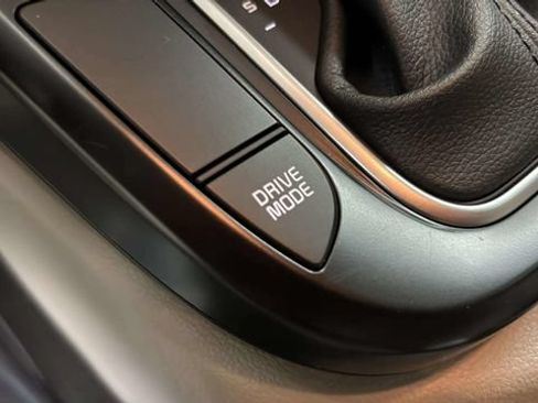 Used 2025 Kia Soul LX w/ LX Technology Package FWD image 28