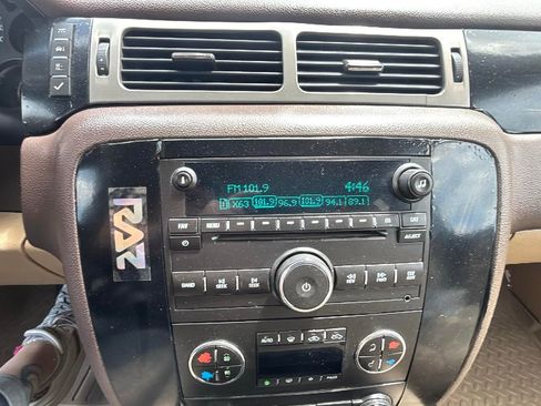 Used 2013 Chevrolet Avalanche LT w/ All-Star Edition AWD/4WD image 7