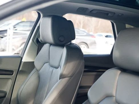 Used 2020 Audi Q5 2.0T Premium Plus w/ Premium Plus Package image 16