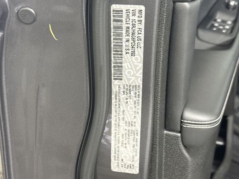 Used 2023 Jeep Grand Cherokee Altitude AWD/4WD image 28
