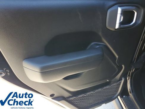 Used 2023 Jeep Wrangler Unlimited Sport AWD/4WD image 12