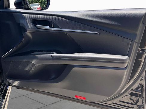Used 2025 Toyota Camry SE FWD image 21