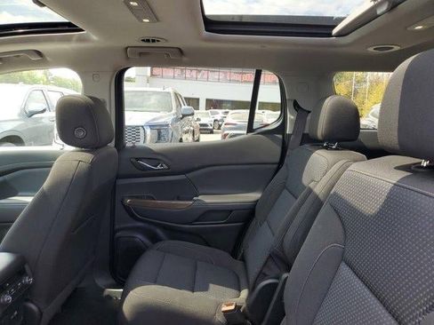 Used 2023 GMC Acadia SLE w/ Driver Convenience Package image 8