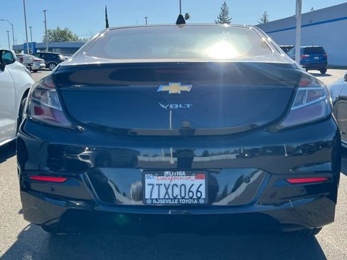 Used 2017 Chevrolet Volt Premier w/ Driver Confidence II Package FWD image 5