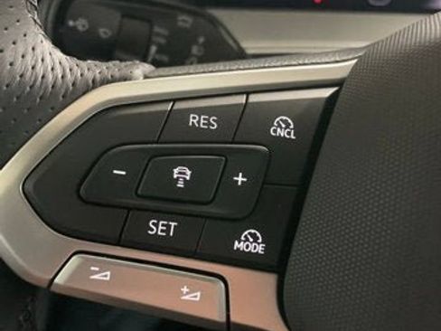 New 2026 Volkswagen Tiguan SE R-Line AWD/4WD image 19