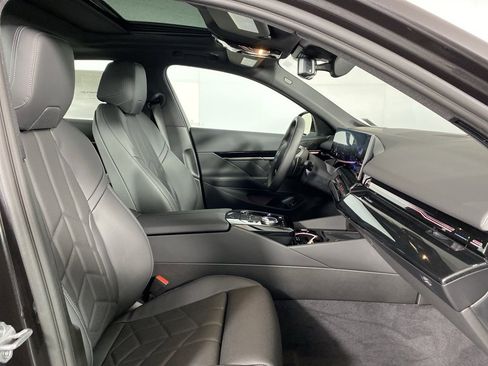 New 2026 BMW 530i xDrive w/ Premium Package image 27