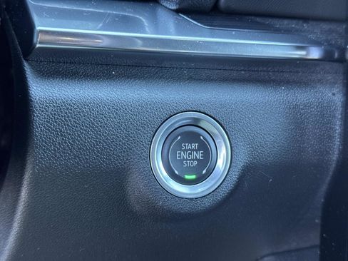 Used 2025 GMC Terrain Elevation image 17