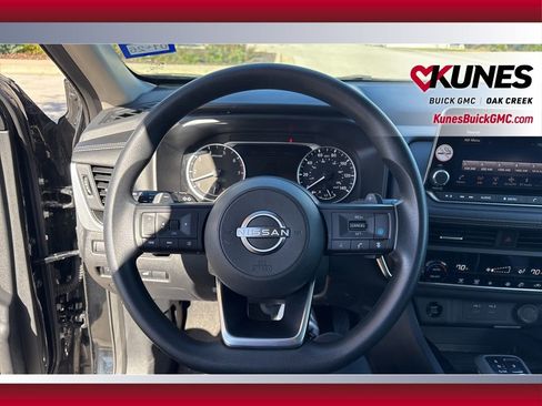 Used 2024 Nissan Rogue SV image 19