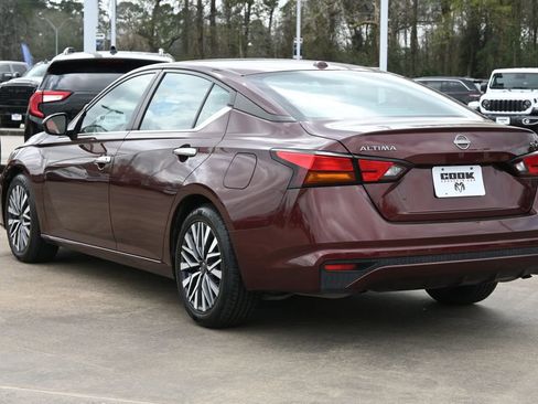 Used 2023 Nissan Altima 2.5 SV image 3
