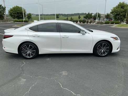 Used 2024 Lexus ES 350 w/ Premium Package FWD image 2