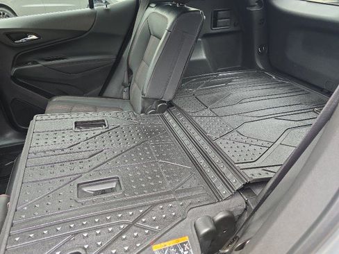 Used 2023 Chevrolet Equinox RS w/ LPO, Floor Liner Package image 37