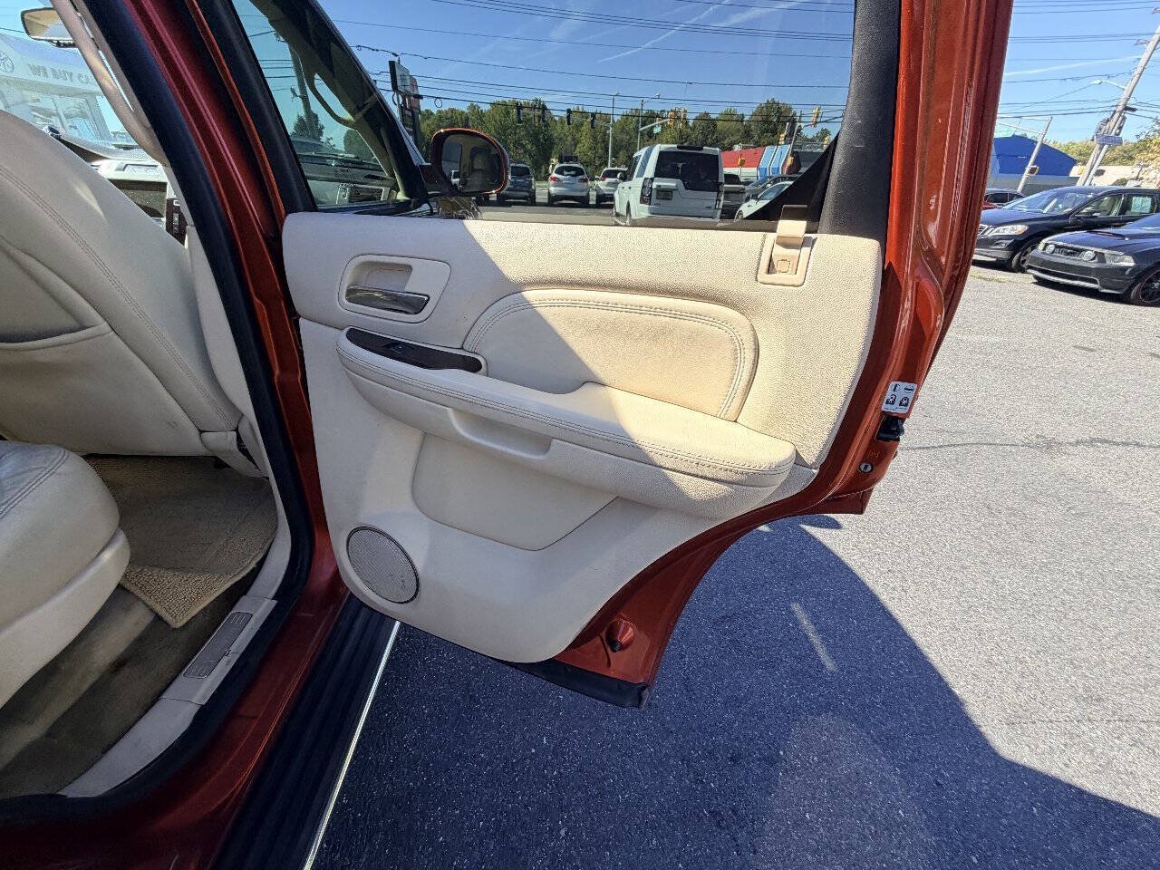 Used 2007 Cadillac Escalade 2WD w/ Information Package image 69
