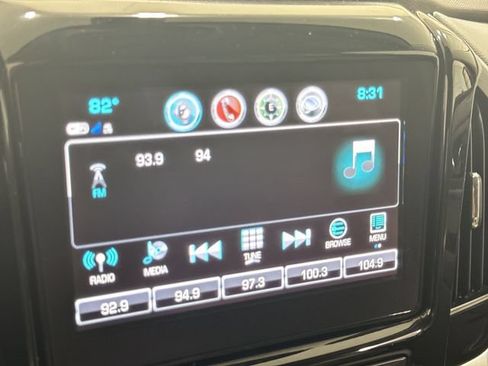 Used 2019 Chevrolet Traverse LT FWD image 13
