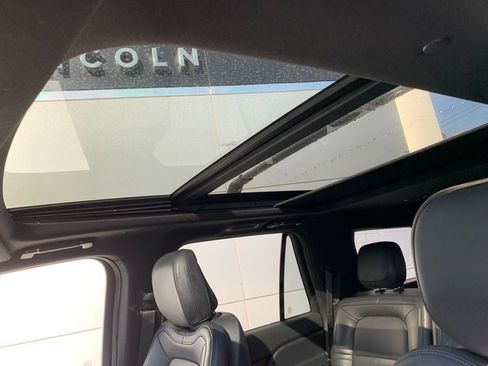 Used 2022 Lincoln Navigator 4WD image 25