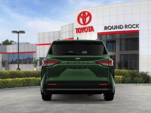New 2026 Toyota Sienna XLE image 8