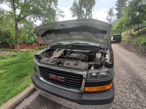Used 2020 GMC Savana 2500 w/ Driver Convenience Package RWD image 4