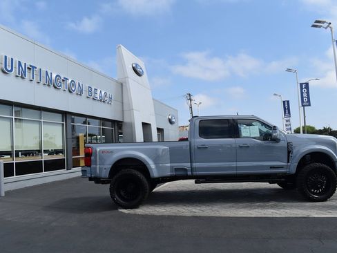 Used 2025 Ford F450 Lariat w/ FX4 Off-Road Package image 3