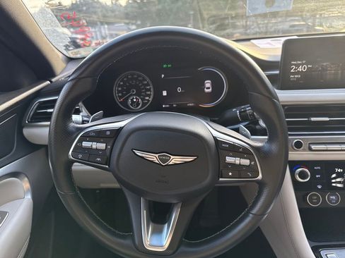 Used 2024 Genesis G70 2.5T image 18
