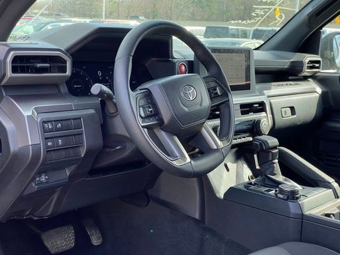 Used 2025 Toyota Tacoma TRD Off-Road AWD/4WD image 10