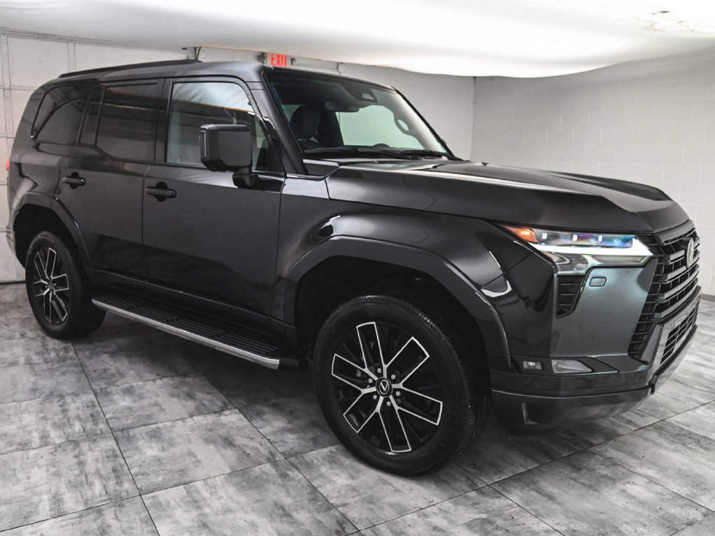 Used 2024 Lexus GX 550 w/ Accessory Package (31) AWD/4WD image 3