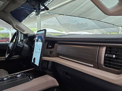 Used 2024 Ford Expedition Max Limited image 29