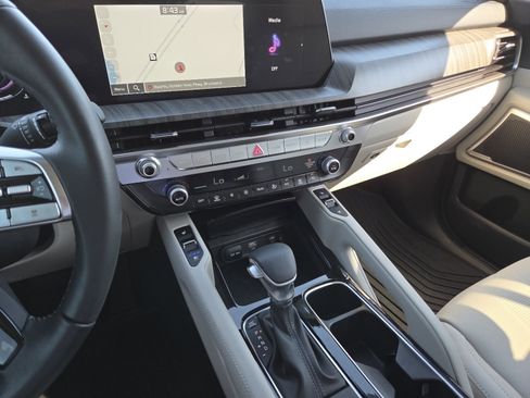 Used 2025 Kia Telluride EX FWD image 32