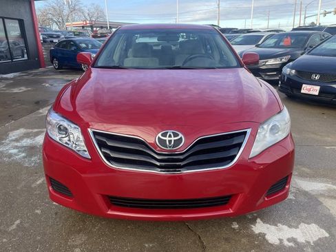 Used 2011 Toyota Camry LE FWD image 2