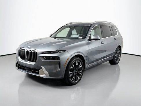 Used 2024 BMW X7 xDrive40i w/ Premium Package AWD/4WD image 3