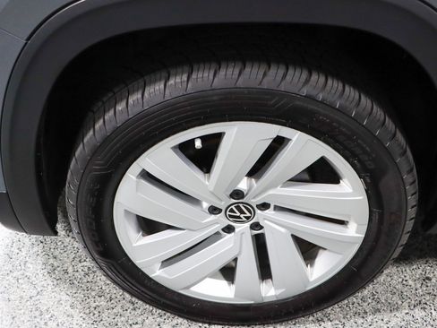 Used 2022 Volkswagen Atlas Cross Sport SE image 11