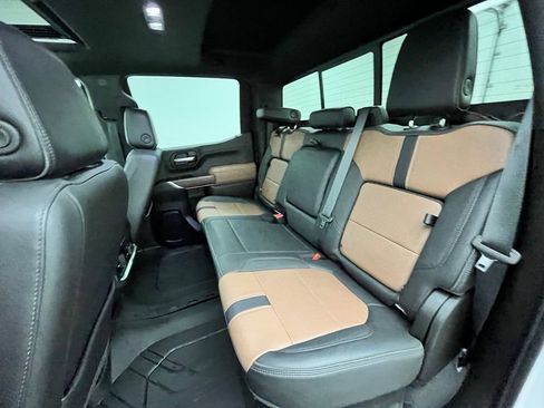 Used 2022 Chevrolet Silverado 1500 High Country w/ Technology Package AWD/4WD image 40