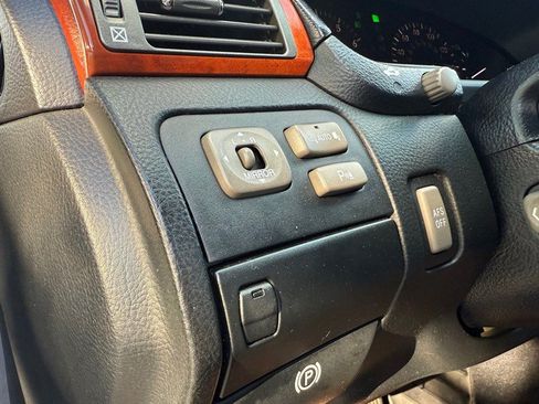 Used 2004 Lexus LS 430 RWD image 25