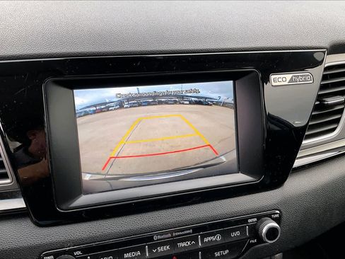 Used 2018 Kia Niro EX FWD image 24