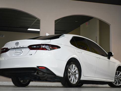 Used 2021 Toyota Camry LE image 85