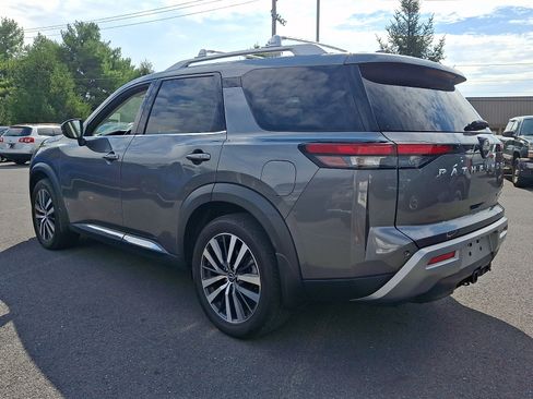 Certified 2022 Nissan Pathfinder Platinum w/ Lighting Package (N92) AWD/4WD image 4