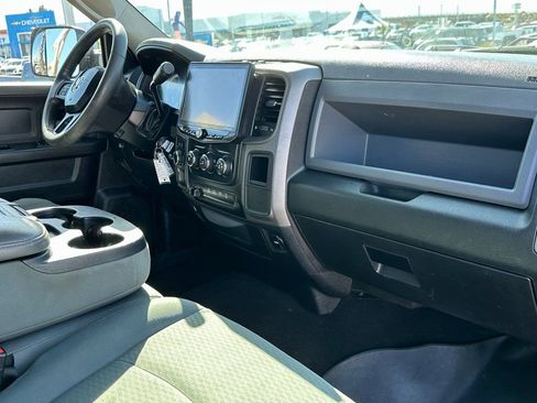 Used 2018 RAM 3500 Tradesman w/ Chrome Appearance Group image 10