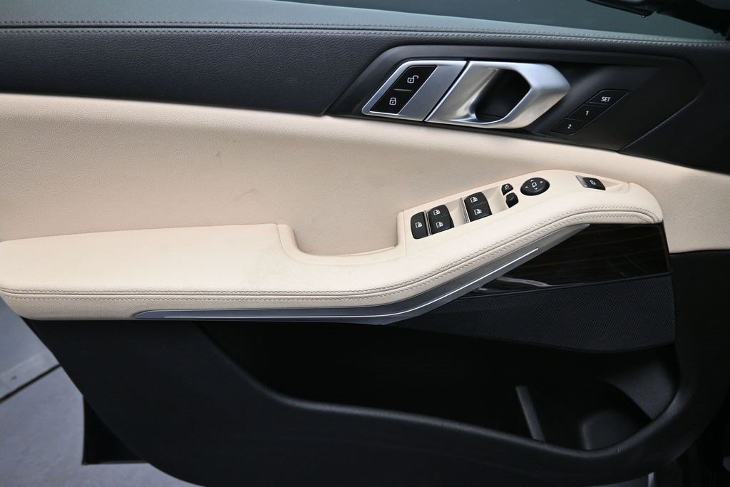 Used 2020 BMW X5 xDrive40i w/ Premium Package AWD/4WD image 16