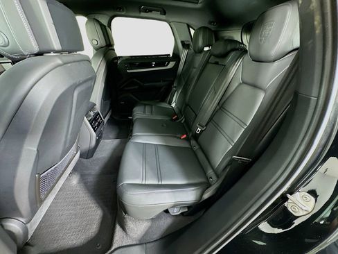 Used 2025 Porsche Cayenne E-Hybrid image 24