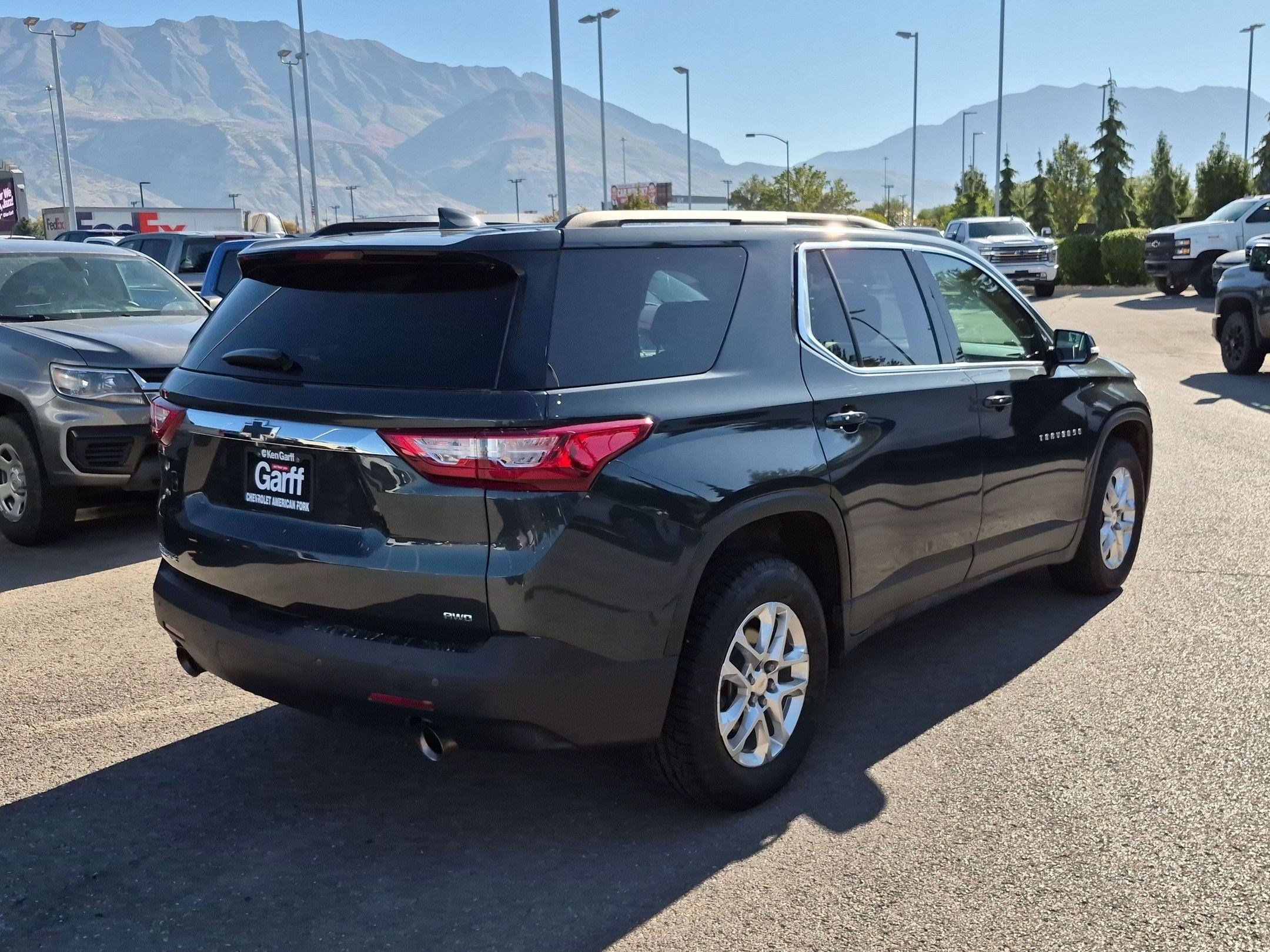 Used 2019 Chevrolet Traverse LT w/ LPO, Black Accent Package AWD/4WD image 3