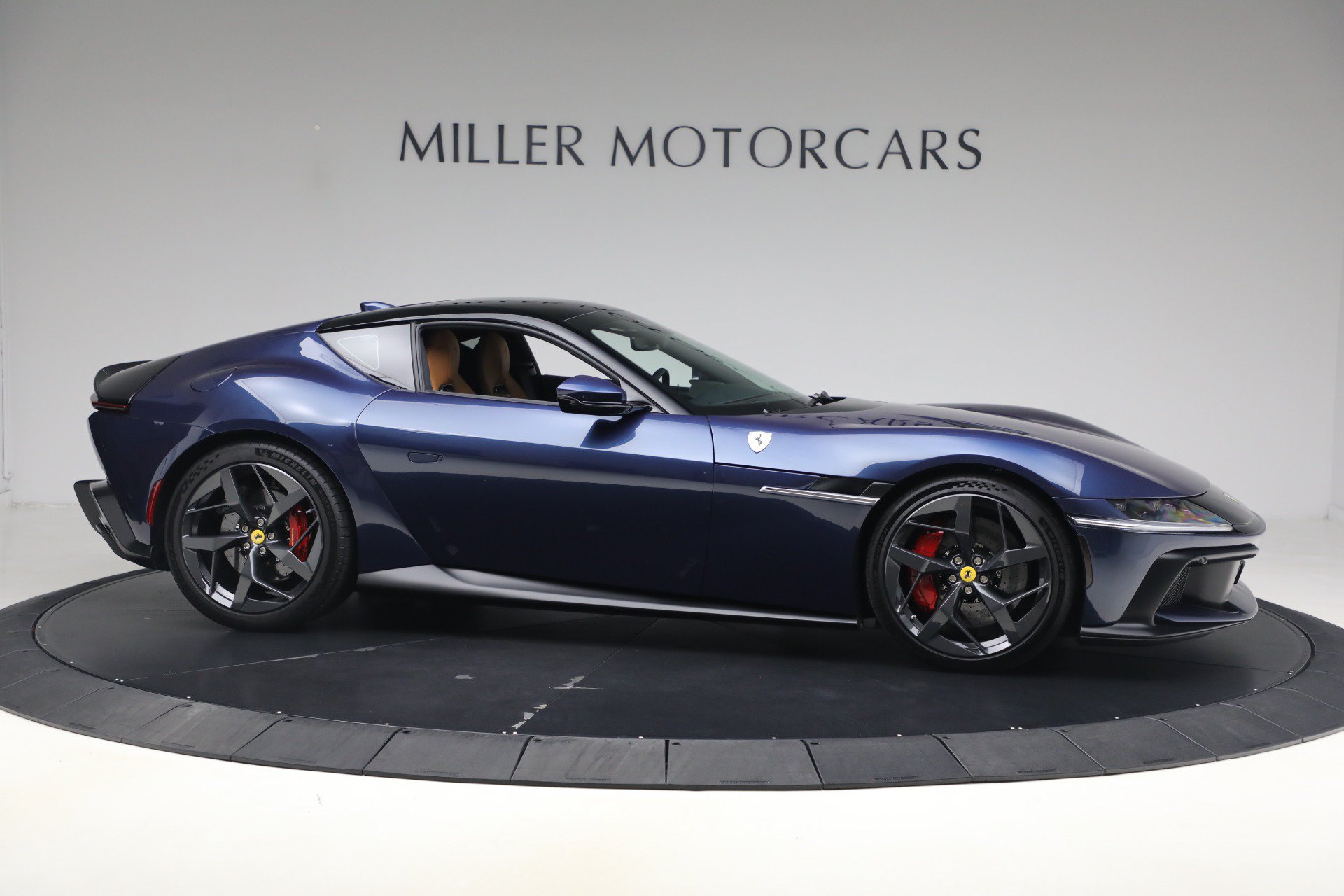 Certified 2025 Ferrari 12Cilindri RWD image 8