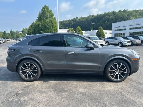 Used 2024 Porsche Cayenne Coupe AWD/4WD image 7